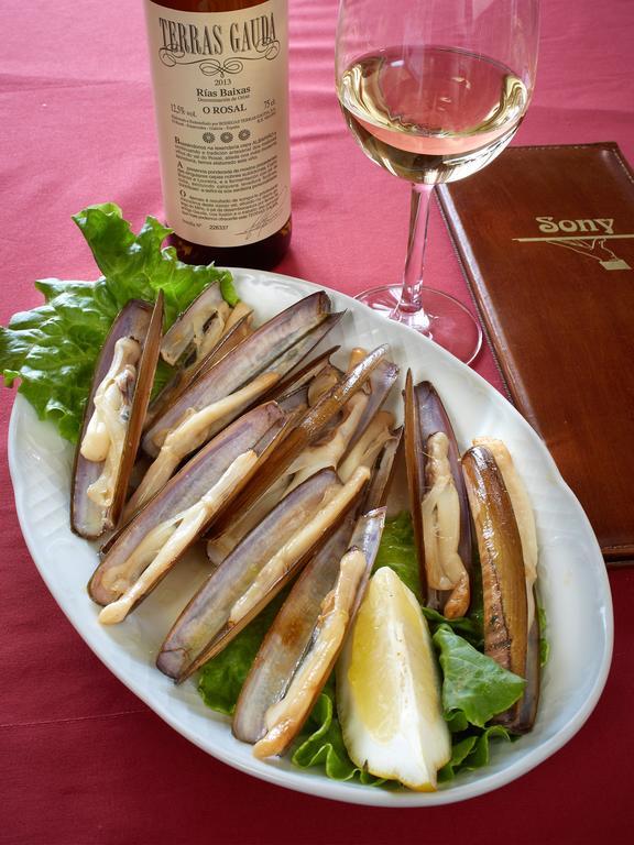 Pension Restaurante Sony เมลิเด ภายนอก รูปภาพ